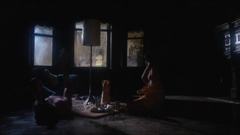 Mia Farrow - Nude Butt Scenes in Rosemary's Baby (1968)
