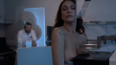 Natacha Lindinger - Nude Butt Scenes in Sam s03e01-07 (2019)