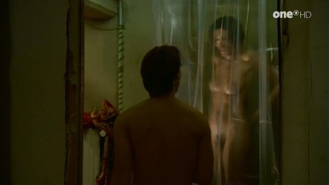 Kira Koschella - Nude Butt Scenes in Drei mit Herz s01e10 (1999)