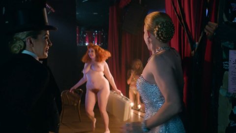 Geena Davis, Kasia Szarek - Nude Butt Scenes in GLOW s03e09 (2019)