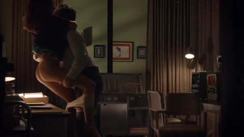 Emily Kinney, Sascha Alexander, Isabelle Fuhrman - Nude Butt Scenes in Masters of Sex s03e10 (2015)