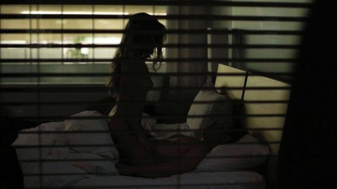 Riley Keough - Nude Butt Scenes in The Girlfriend Experience s01e03 (2016)