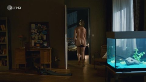 Lisa Wagner - Nude Butt Scenes in Kommissarin Heller (2017)