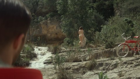 Annes Elwy - Nude Butt Scenes in Philip K. Dick's Electric Dreams s01e02 (2017)