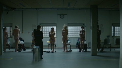 Elodie Fontan - Nude Butt Scenes in Prise au piège s01e01-06 (2019)