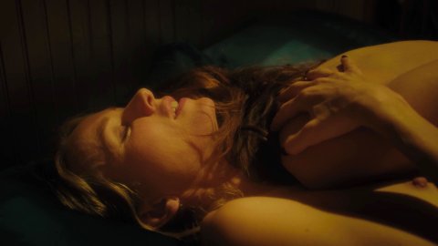 Naomi Watts, Sophie Cookson - Nude Butt Scenes in Gypsy s01e07 (2017)