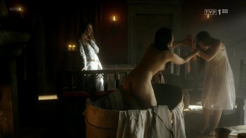 Paulina Lasota, Dagmara Bąk - Nude Butt Scenes in The Crown of the Kings s01e23 (2018)