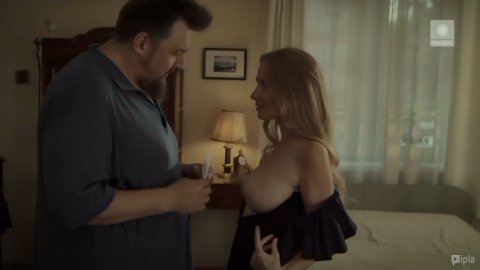 Karolina Chapko - Nude Butt Scenes in Ślad s01e13 (2018)