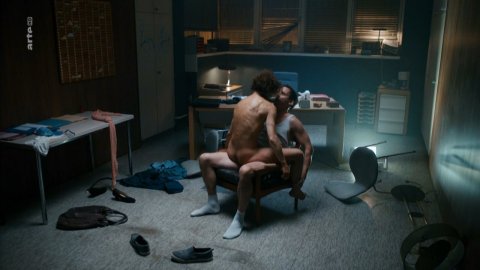 Bibiana Beglau - Nude Butt Scenes in Sieben Stunden (2018)