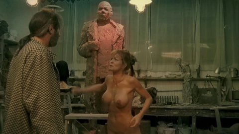 Vilma Seidlova, Hana Seidlova - Nude Butt Scenes in Pupendo (2003)