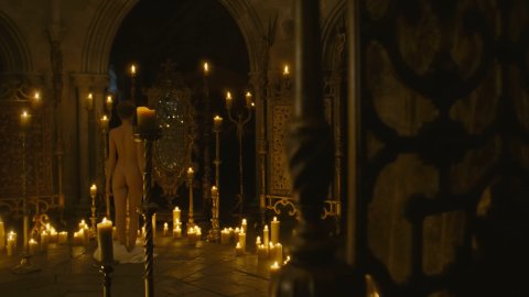 Cate Blanchett - Nude Butt Scenes in Elizabeth: The Golden Age (2007)