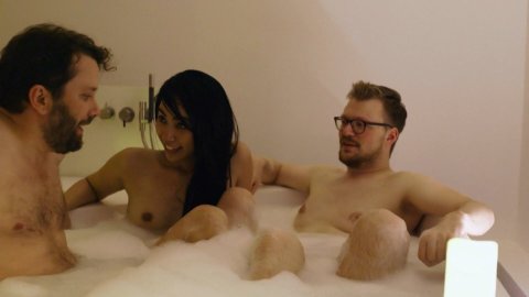 Le-Thanh Ho - Nude Butt Scenes in jerks. s02e03 (2018)