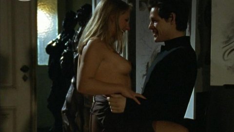 Anna Carlsson - Nude Butt Scenes in Sophie - Schlauer als die Polizei erlaubt (1997)