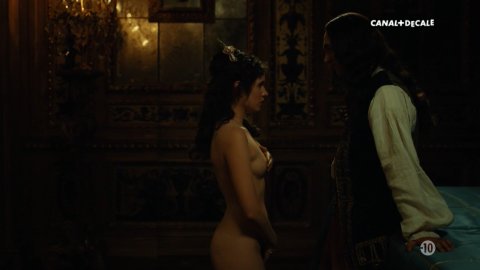 Daphne Patakia - Nude Butt Scenes in Versailles s03e04 (2018)